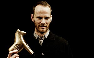 Joachim Trier vann Bronshästen för bästa film, "Oslo 31 augusti". Foto: Carla Orrego Veliz/SFF.